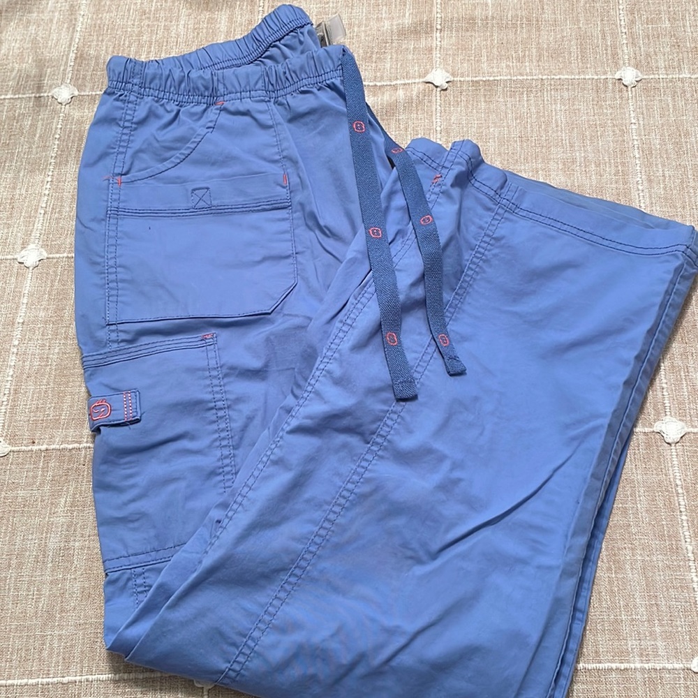 Wonder wink scrubs